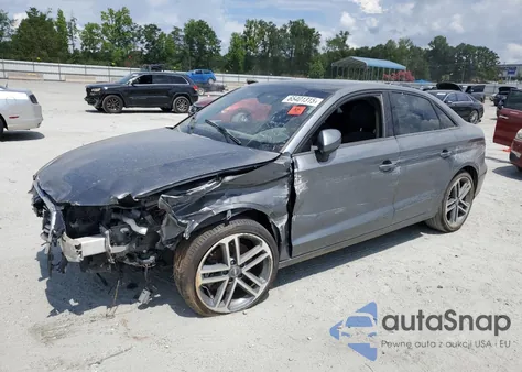 2018 Audi A3 Premium из США, поврежденный, VIN WAUAUGFF2J1029327